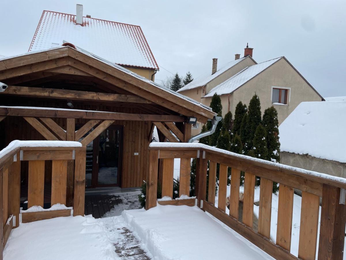 Oeskarszt Apartman Urkut Exterior foto