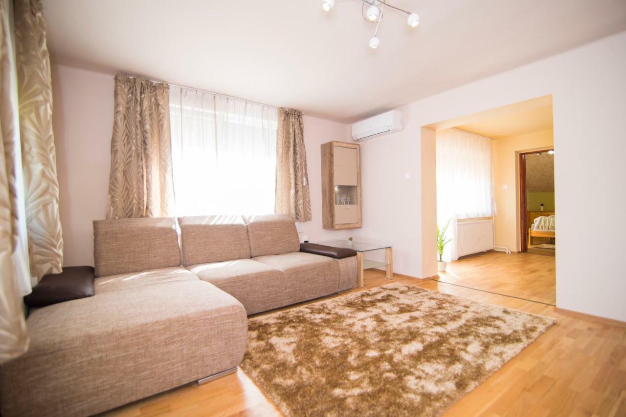 Oeskarszt Apartman Urkut Exterior foto