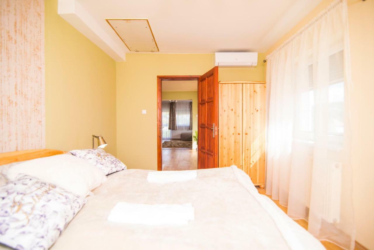Oeskarszt Apartman Urkut Exterior foto