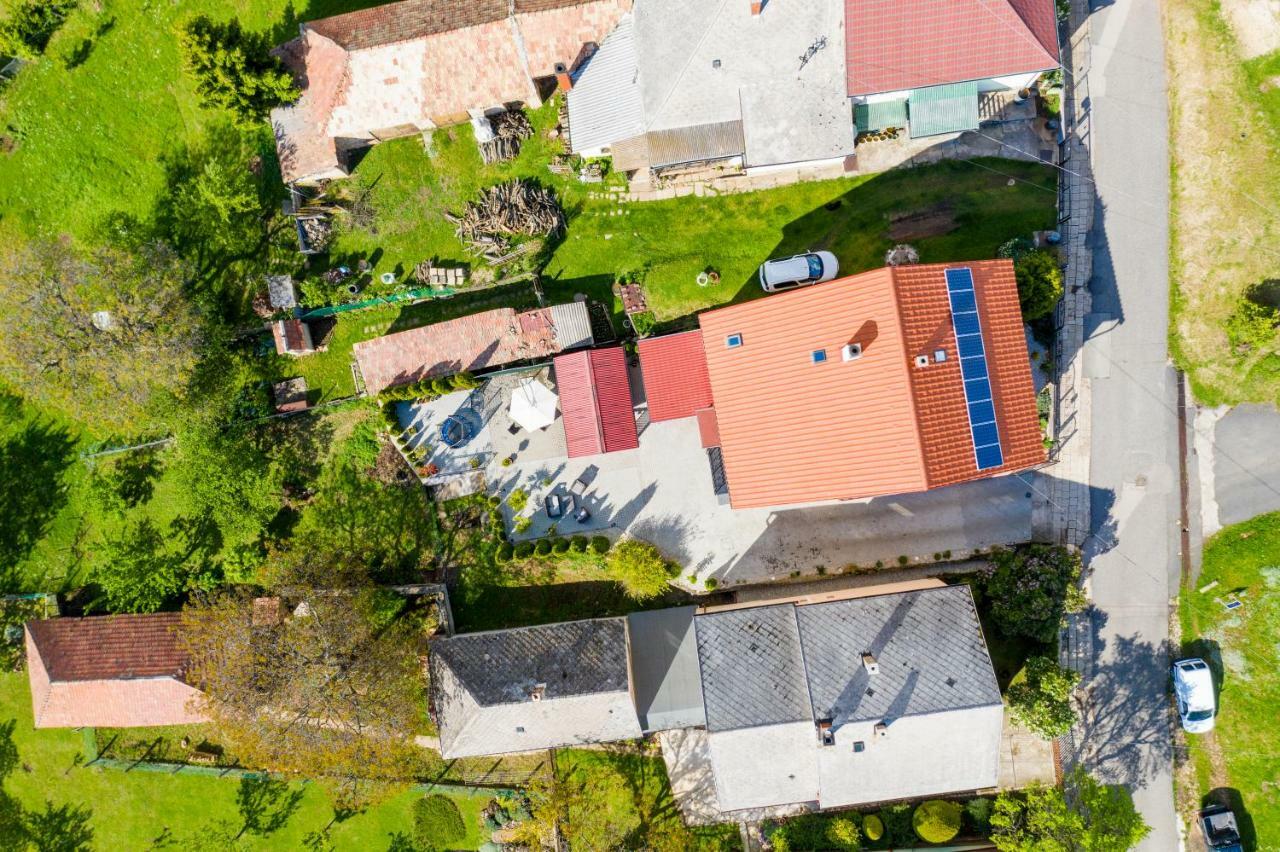 Oeskarszt Apartman Urkut Exterior foto